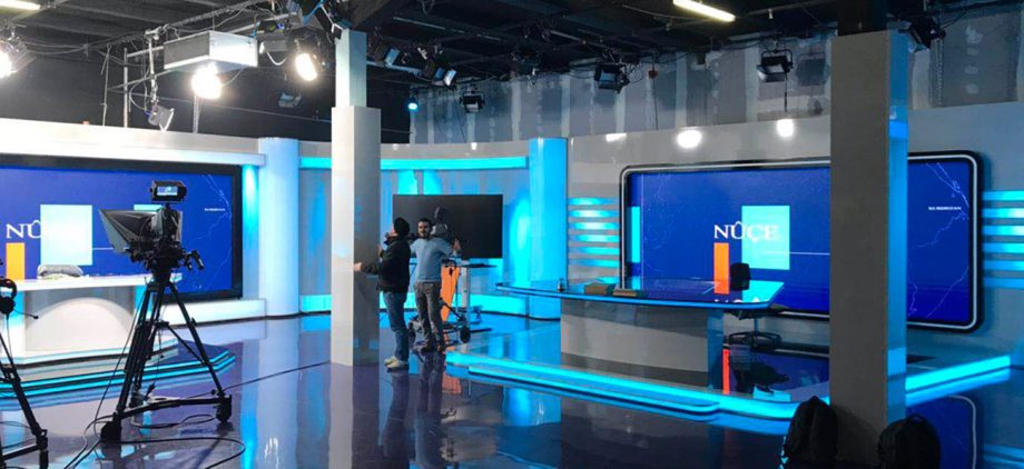 how to pick perfect LED display for broadcasting studios